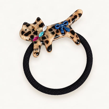 Leopard pattern cat hair tie in close-up [FITINY Hair]