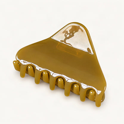 Mustard color acetate claw clip with a compact triangular shape [FITINY Hair]