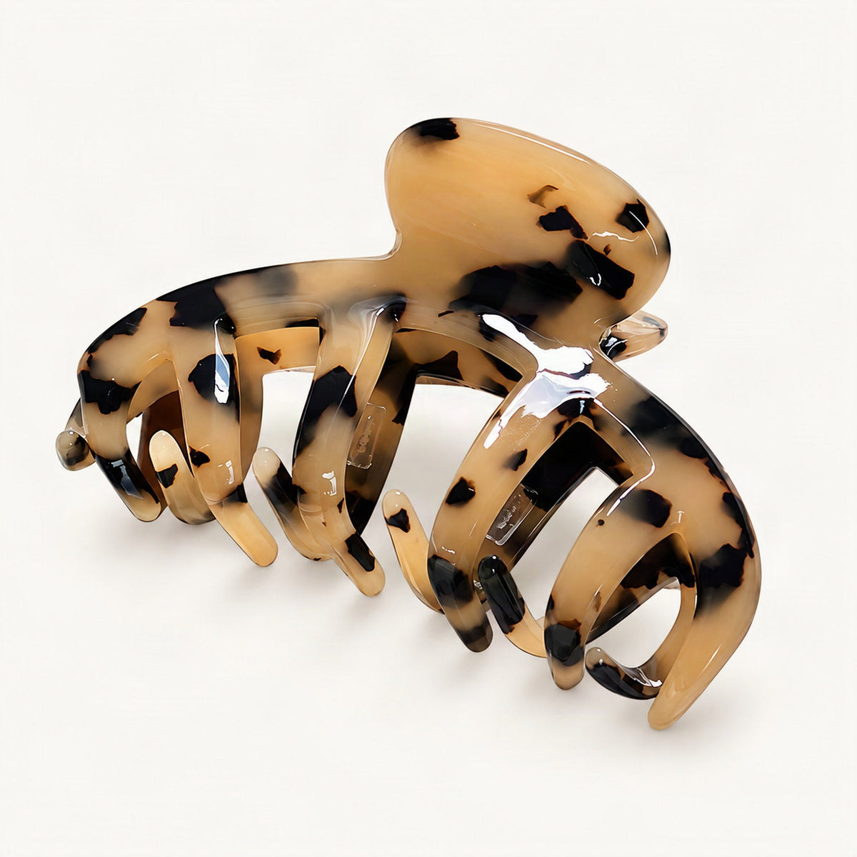 Blonde tortoise cellulose acetate claw clip, front view [FITINY Hair]