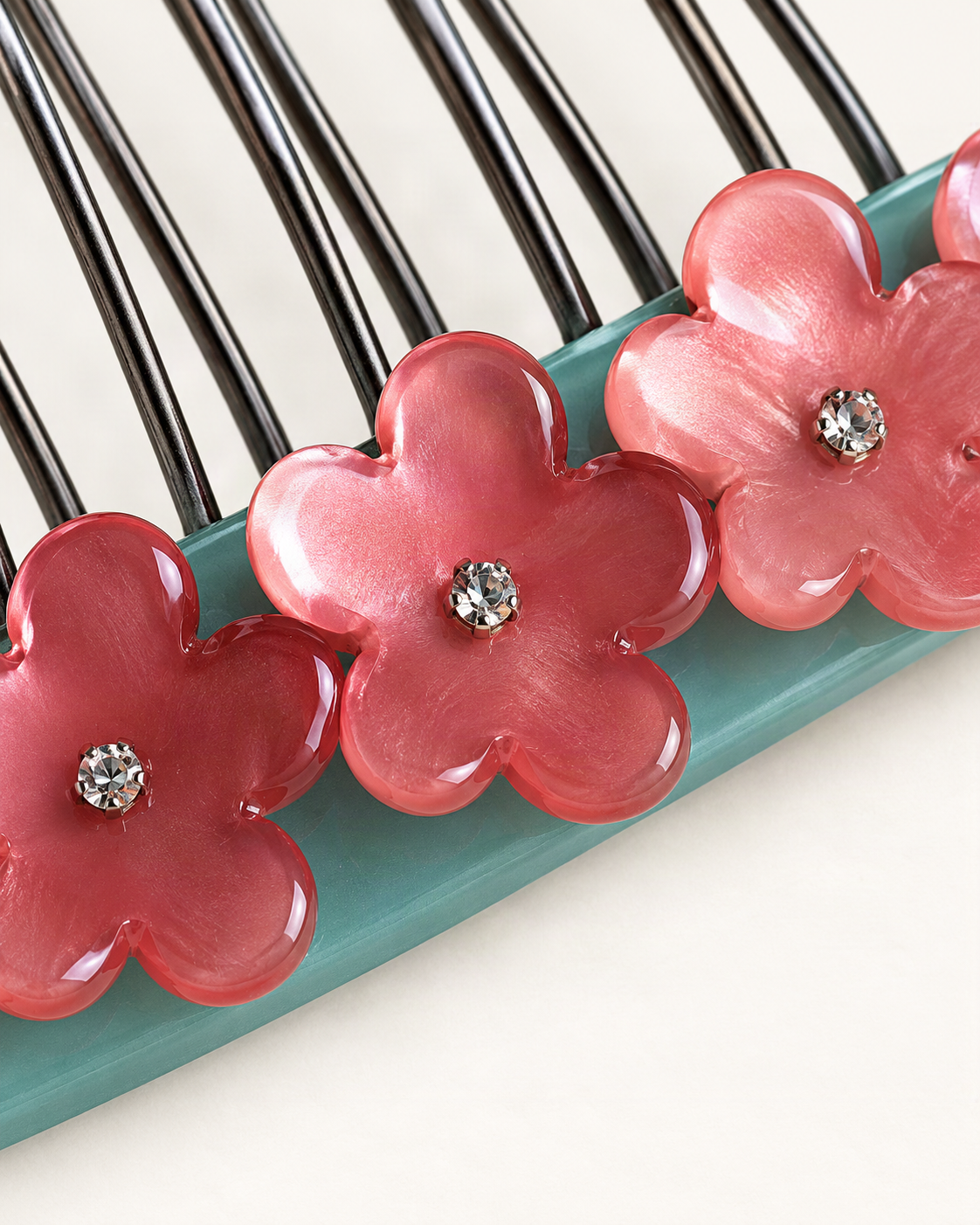 Cellulose Acetate Flower Hair Comb — close-up of material and decoration [FITINY Hair]