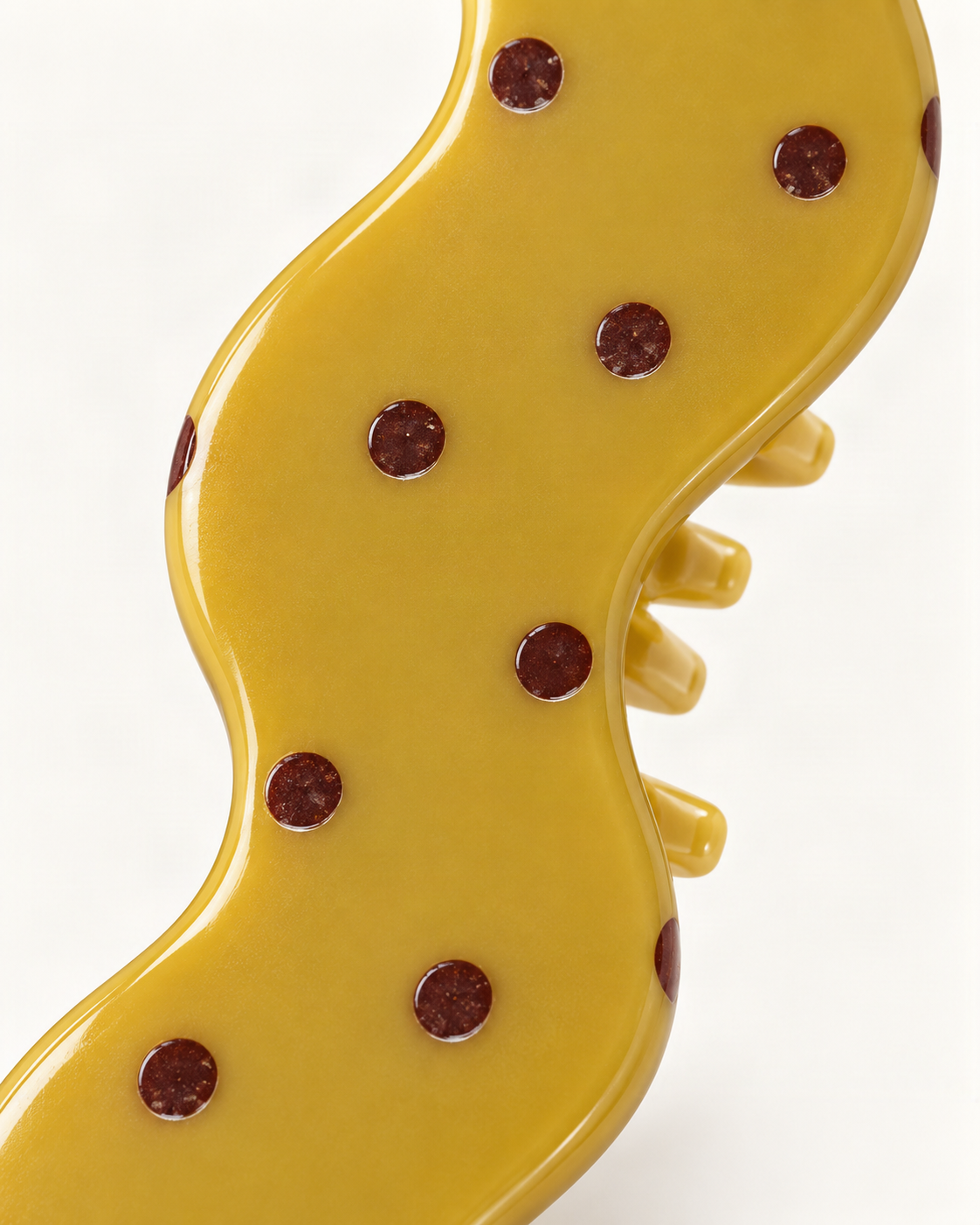 Wavy Polka Dot Acetate Side Clip — close-up of material and decoration [FITINY Hair]