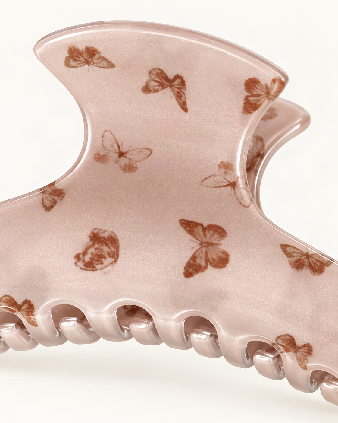 Butterfly Print Acrylic Curved Claw Clip — close-up of material and decoration [FITINY Hair detail]