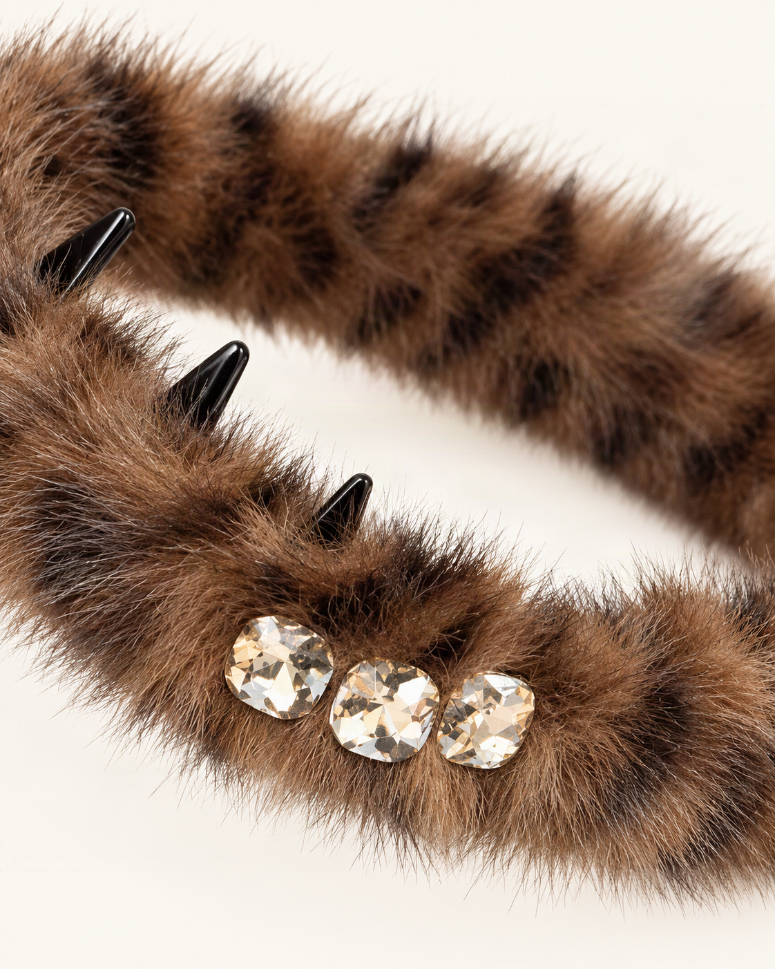 Faux Fur Headband with Toothed Lining — close-up of material and decoration [FITINY Hair]