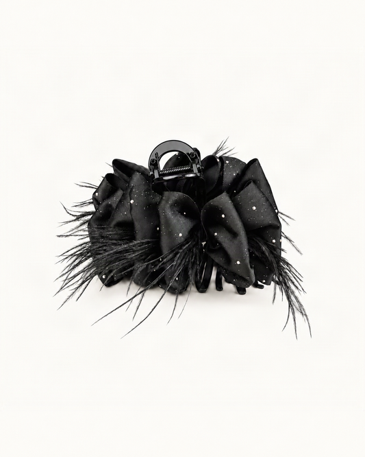 Feather Claw Clip with Baby's Breath Detail — single hair accessory on a warm ivory background [FITINY Hair main]